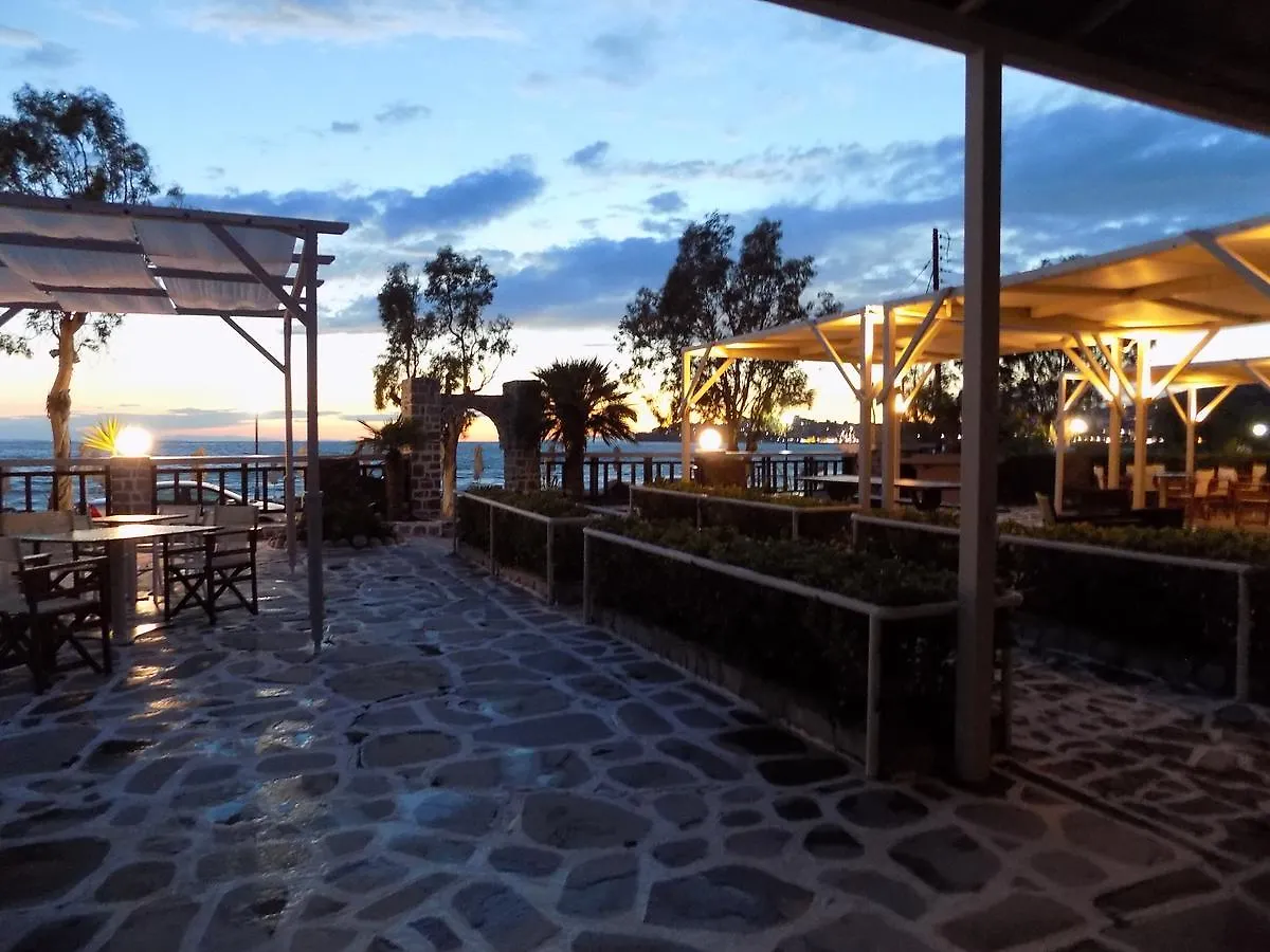 *** Affittacamere Hotel To Kastro Neos Marmaras Grecia
