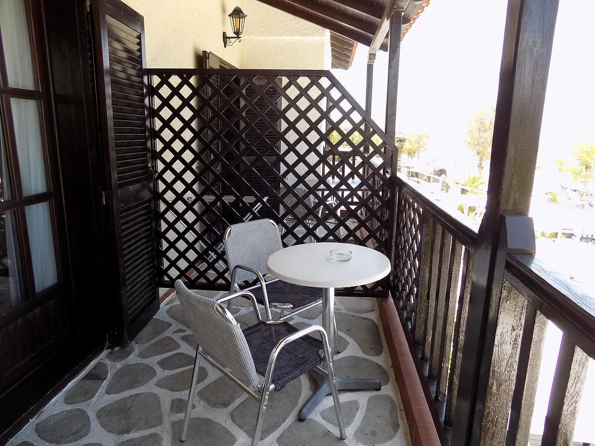 To Kastro Hotel Neos Marmaras Guest house